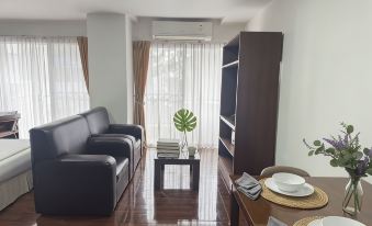 J Town Serviced Apartments&Hotel
