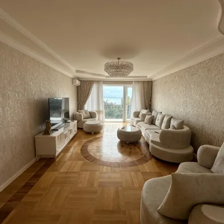 Baku Apartment with Formula 1 and boulevard view