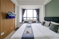 Studio Room near BINUS Alam Sutera at Collins Boulevard Apartment By Travelio