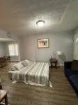 Cozy house in welcoming Cleveland with AC, WiFi - 2-Star