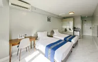 Extremeli Suites - Monarch
