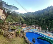 Kampung Karuhan Eco Green Park Sumedang - Kolam Renang