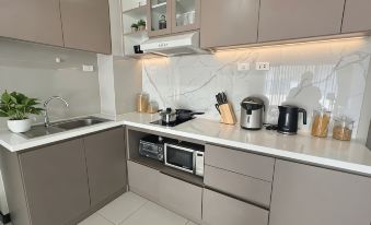 J Town Serviced Apartments&Hotel