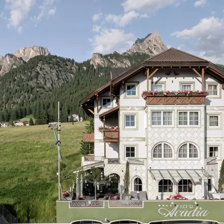 Hotel Acadia - Mountain Home