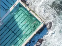 Cozy beachfront studio with aircon Hotels in North Bondi