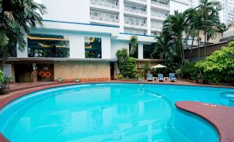 Manhattan Hotel Bangkok