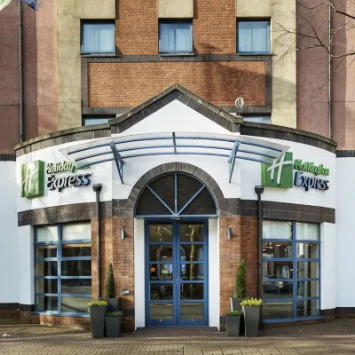 Holiday Inn Express BELFAST CITY by IHG Hotels near حي الكاتدرائية