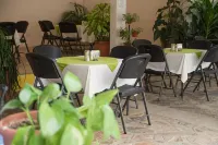 Hotel Arenas del Pacifico - breakfast