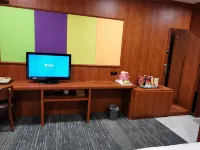 Keyou Zhongqi Aishangjia Fashion Hotel - Parkplatz