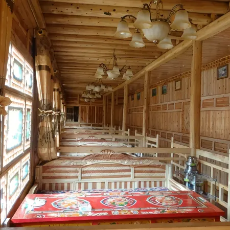 Xiahe Riyue Mountain Villa