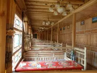 Xiahe Riyue Mountain Villa - Inns