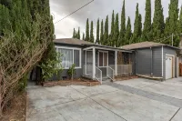 Marbella Lane - 3BR House Dtwn RWC Parking - Homestays