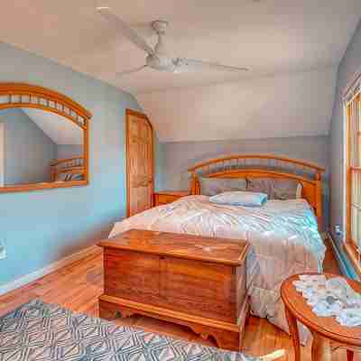 4BR Bartlett. Near Attitash & Saco River. Sleeps 10+ Rooms