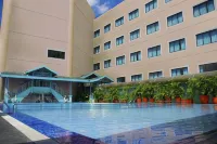 Tunjungan Hotel - Pools