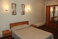 Zolotoj Lev Hotel - Kolam Renang