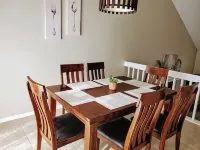 Quiet and comfortable West Omaha home + garage ❤