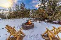 NEW Cozy Owl A-Frame: Cabin with Epic Mountain Views Featured on HGTV - Chalets