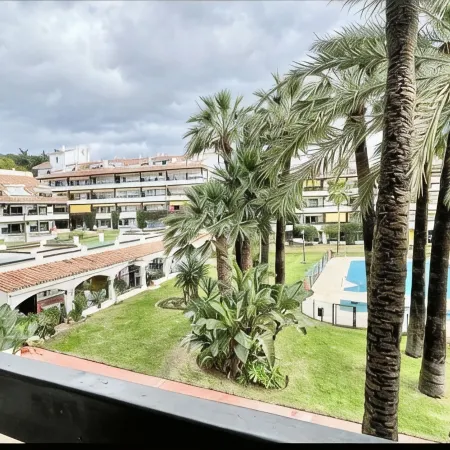 Studio in front of the pool