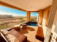 Bouznika Escape: Vue Océan, Bassin Privé, Plage, Surf, Piscine, Randonnée & Vélo Hotels in Benslimane