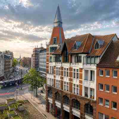 Comfortable 3-room apartment in the heart of the city - 81 m², WiFi & Netflix Others