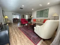 Cozy 3-bed home close to beautiful beaches. - Wifi