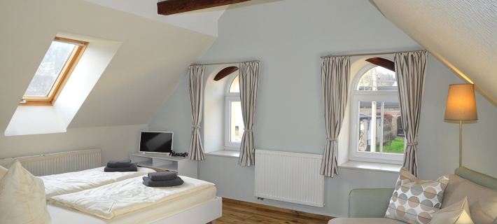 Apartment "Landliebe" with pool and sauna use on a restored 3-sided courtyard Hotels in Meissen