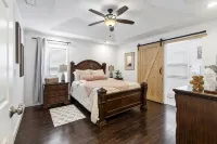 Snow Birds Welcome. 10 min to Downtown & Beach - Bungalows