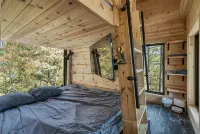 Cozy cabin in charming Eureka Springs with WiFi and AC - Alphydda