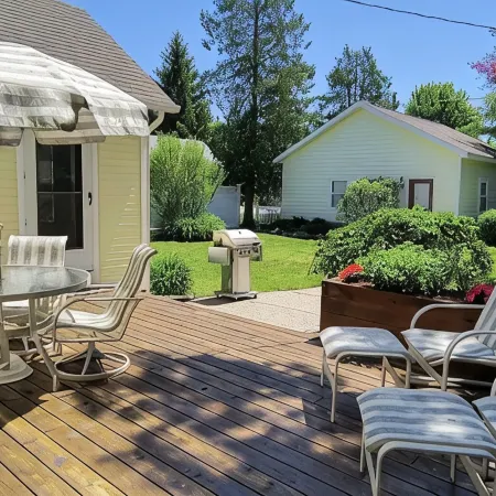 Enchanting Elk Rapids Victorian, 2 Blocks from Beaches