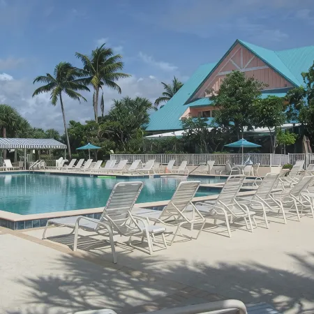 Comfy Condo at Jupiter Bay Resort, with easy beach access