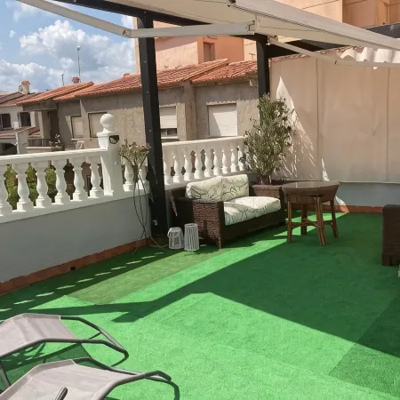 Villa with private pool, terrace and less than 80 meters from the sea