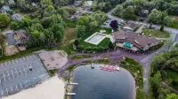 ~Serenity~A Unique Destination -Sleeps 14 5Br/3Bath/Gameroom-- Close to Lake