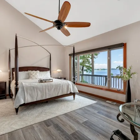 Lakefront Luxury - Private Beach & Dock Near Sandpoint -Sleeps 9