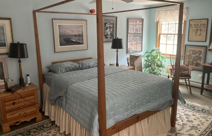 Replica firehouse with large game room, close to hiking and skiing