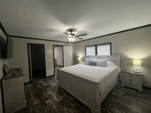 Beautiful Smith lake Home on a lazy sloping lot!!! No Stairs to the water!!!