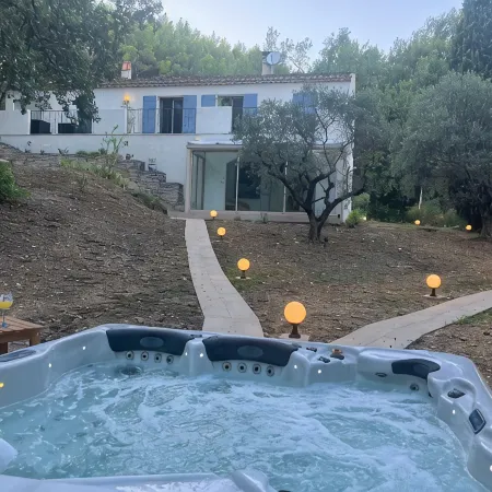Lauris Villa Paradis sur un Grand Park de 1, 5 Hectars en Retrait de la Route