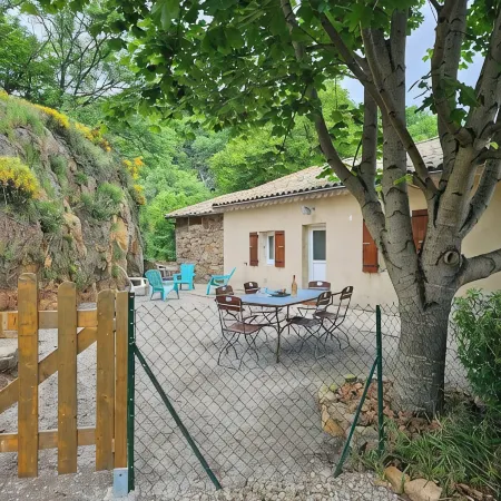 Maison de Campagne au Coeur du Parc Naturel Regional des Monts D'ardeche