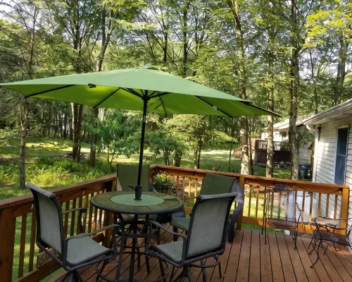 Serenity & Fun Cozy Pocono Cabin! Family Friendly - Beach-Lake-Pool-Playgrounds! Hotels in Penn Forest Township