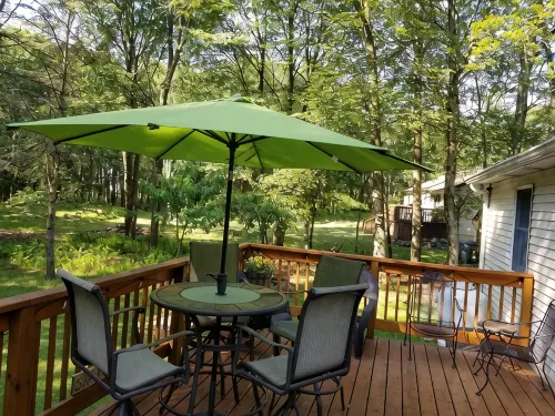 Serenity & Fun Cozy Pocono Cabin! Family Friendly - Beach-Lake-Pool-Playgrounds!