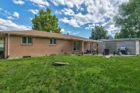 Cozy Westminster Retreat ~ Hot Tub ~ Near Denver ~ Spacious Yard