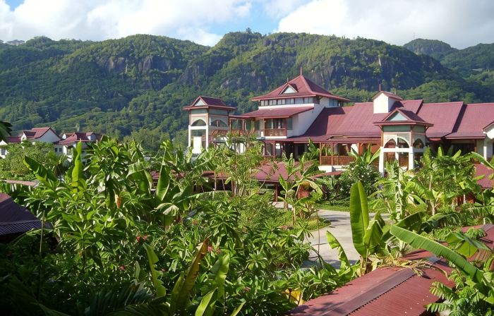Luxury apartment set on a private island – Eden Island – with wireless Internet