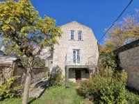 House near town center with garden and terrace