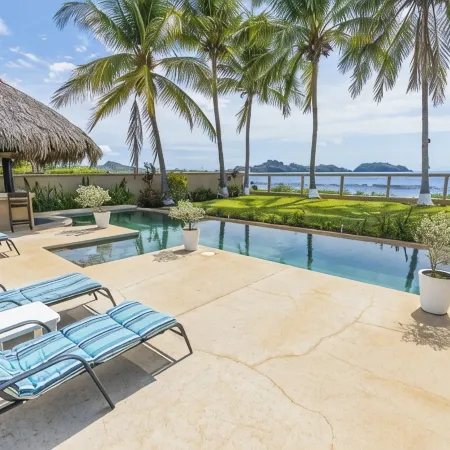 Villa Elysian Beachfront Luna Studio Sleeps 4