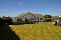 Beautiful Coastal bungalow-Sennen cove -Porthcurno-Sea - جاكوزي