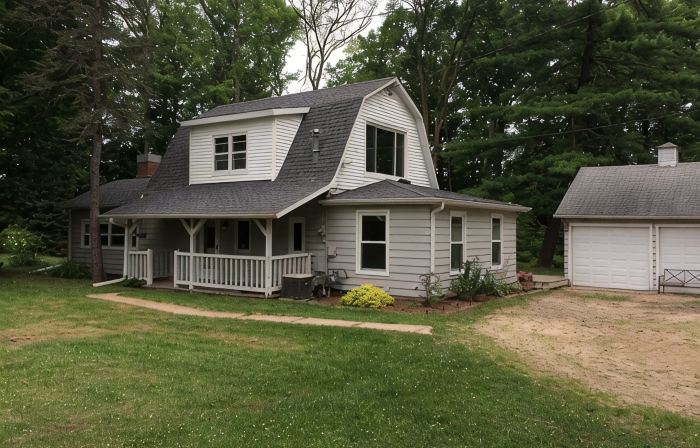Shawano WI Wolf River home with lake access via Shawano Lake Channel