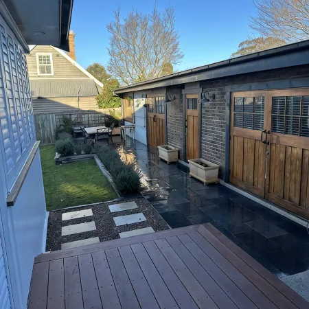 Beautiful pet friendly accommodation in Mittagong's blue ribbon precinct