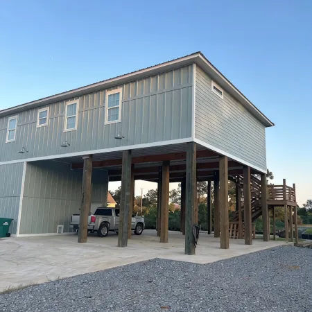 Bream Street retreat. New home in BSL on the water with boat launch. Sleeps 10.