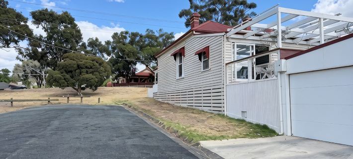 Olinda Cottage - Close to Bendigo CBD with City Views 벤디고 호텔
