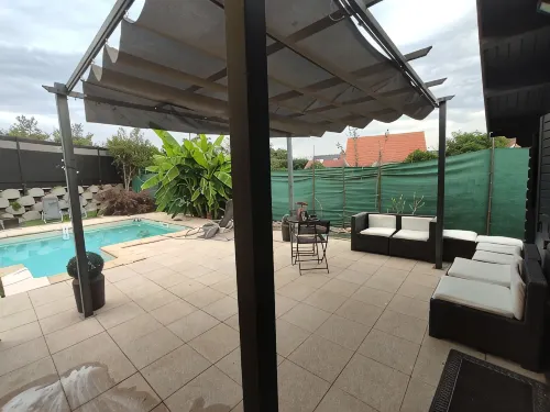 Rent fully equipped gite 20 square meters with terrace and shared pool access - 샬레 호텔