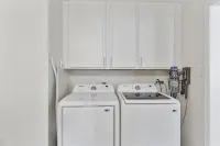 Harmony House 3bd 2bath newly remodeled Gem in peaceful neighborhood. - Bintang 4